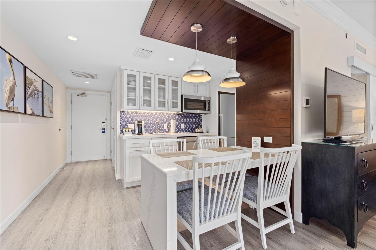 240 SANDS POINT ROAD 4102