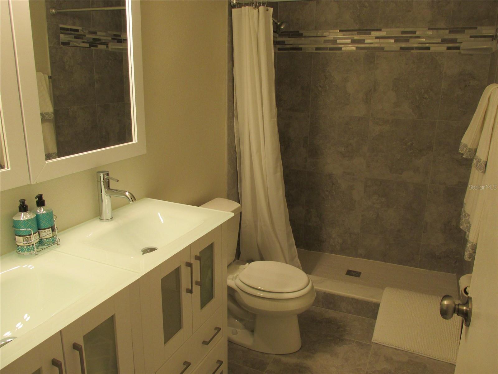 MANASOTA GARDENS - Residential Lease