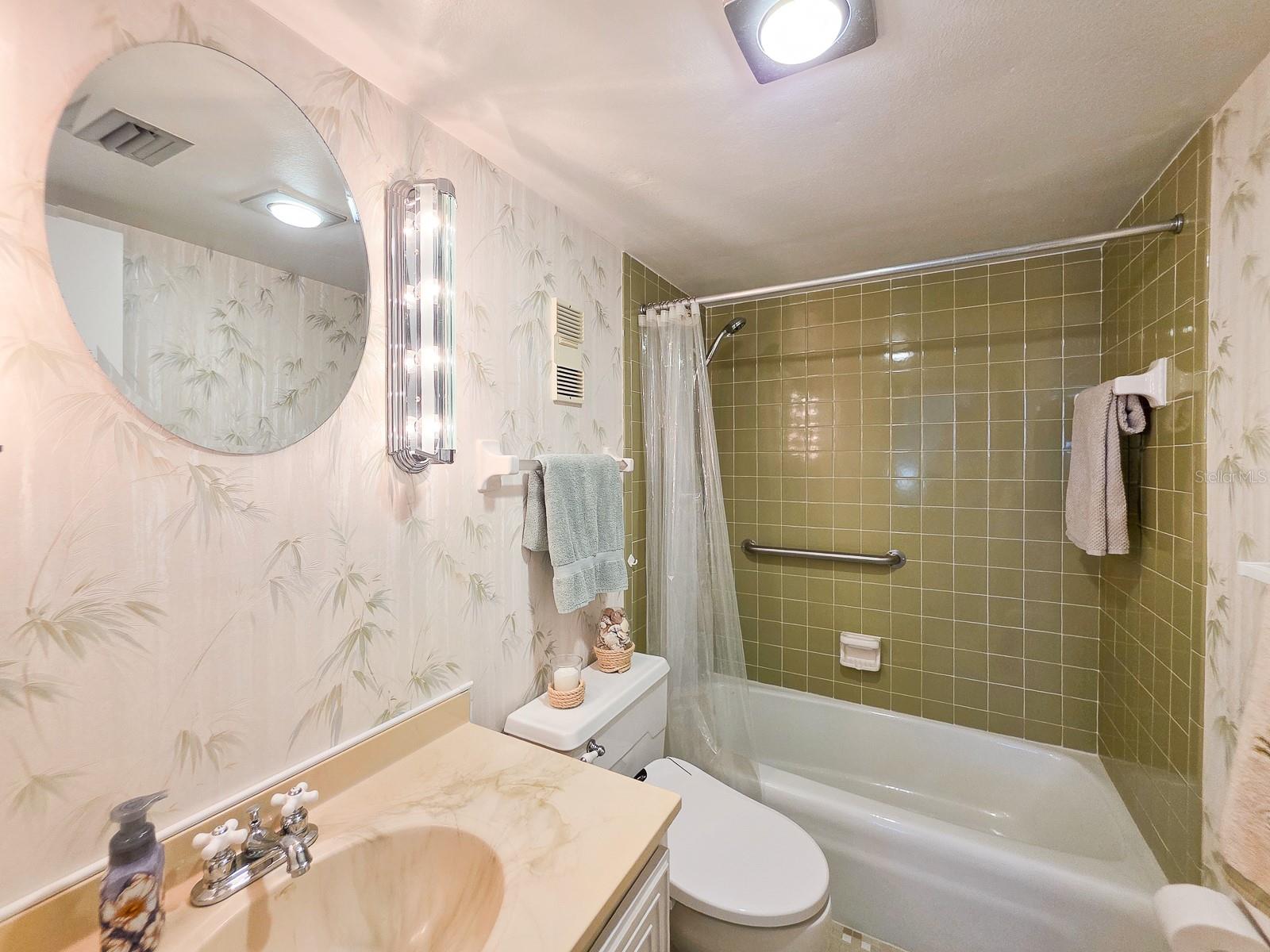 ADMIRALTY CLUB - Residential