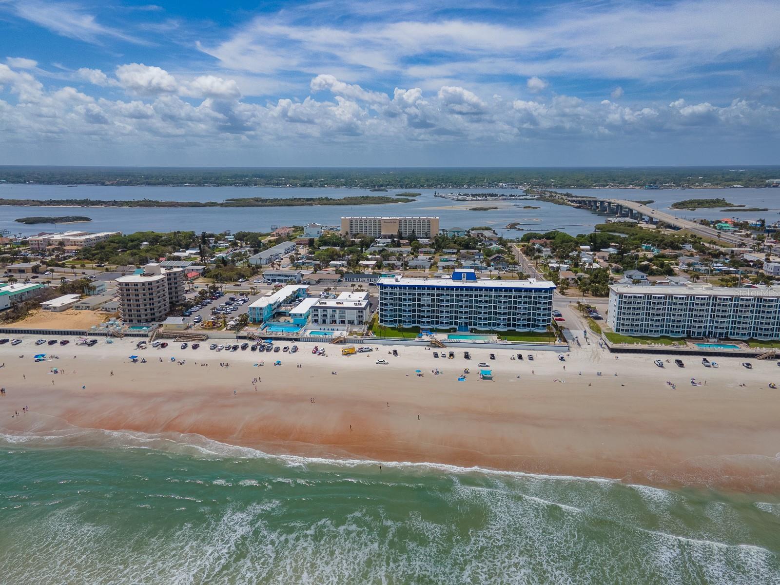 ADMIRALTY CLUB - Residential