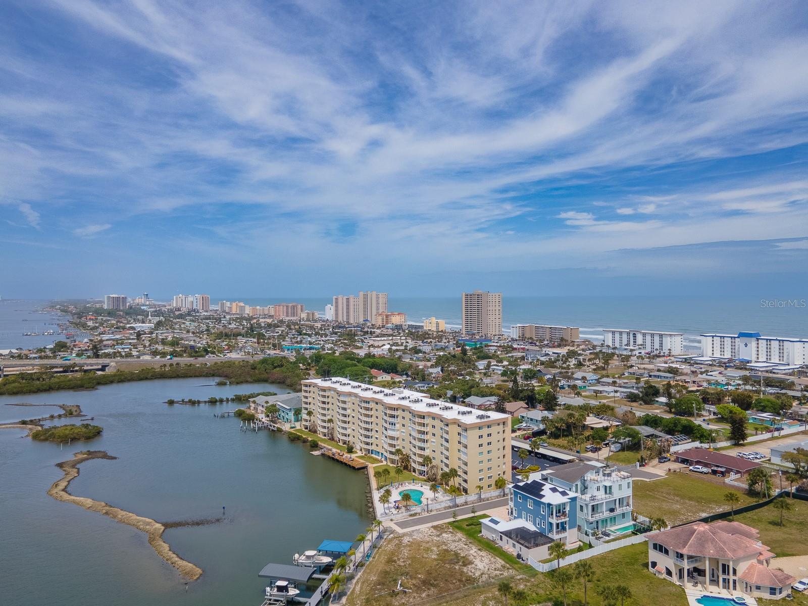 ADMIRALTY CLUB - Residential