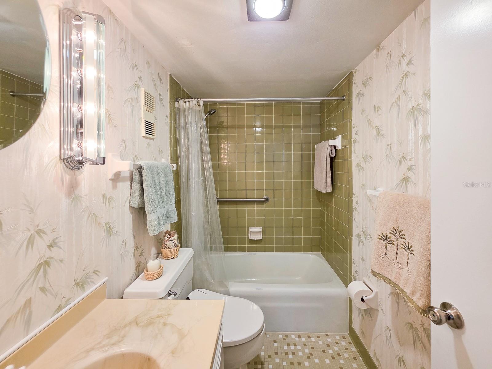 ADMIRALTY CLUB - Residential