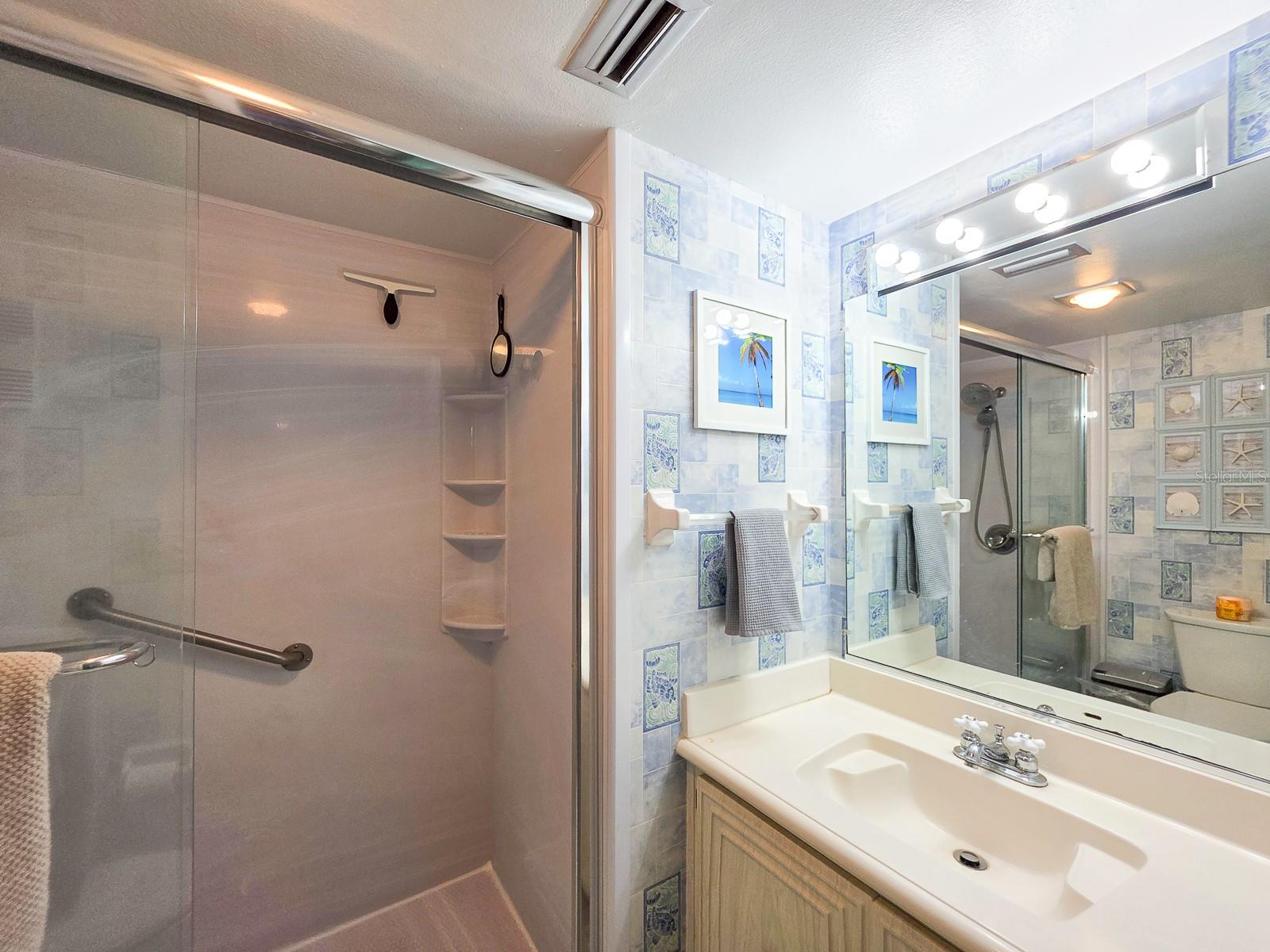 ADMIRALTY CLUB - Residential