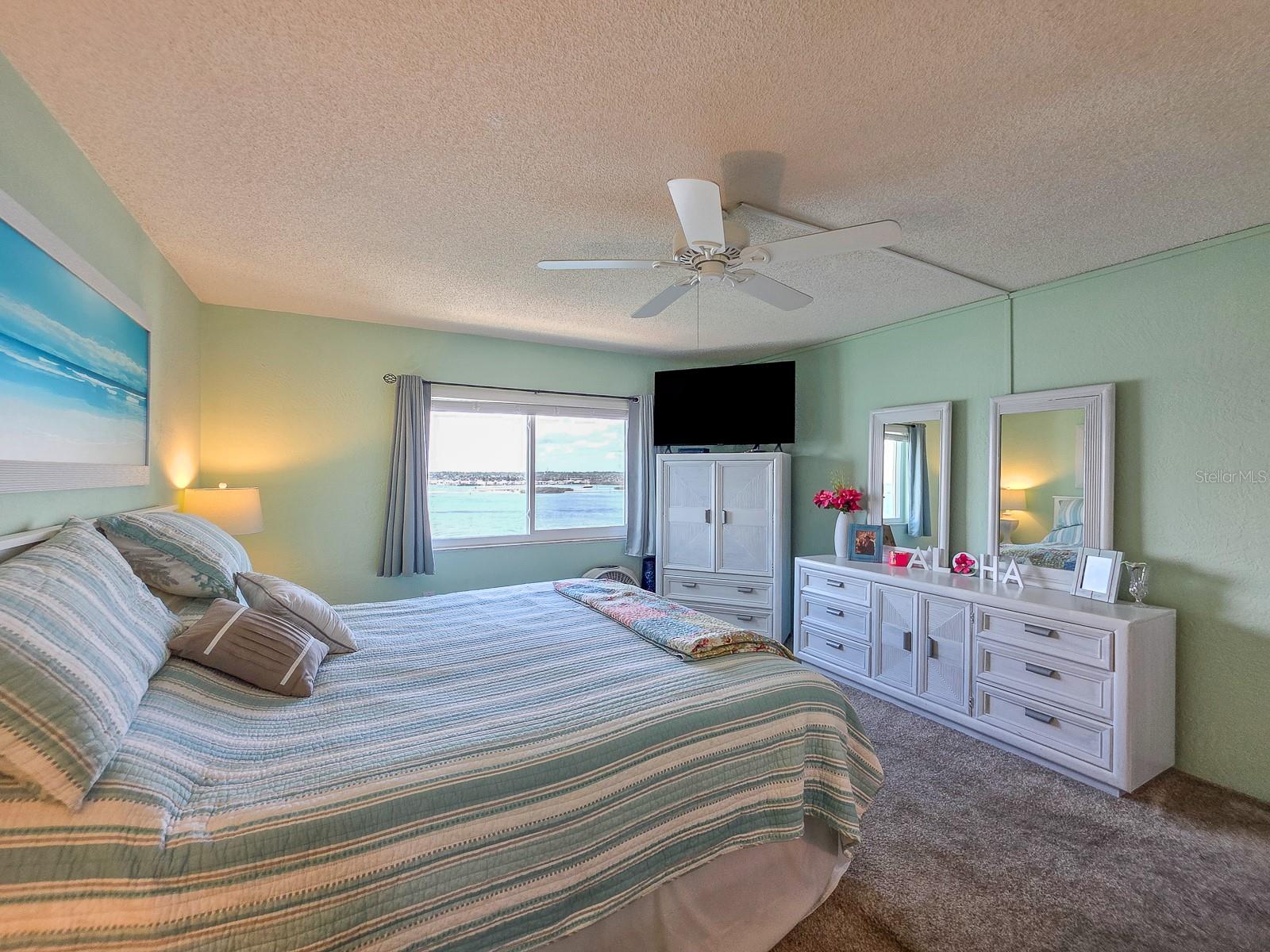 ADMIRALTY CLUB - Residential