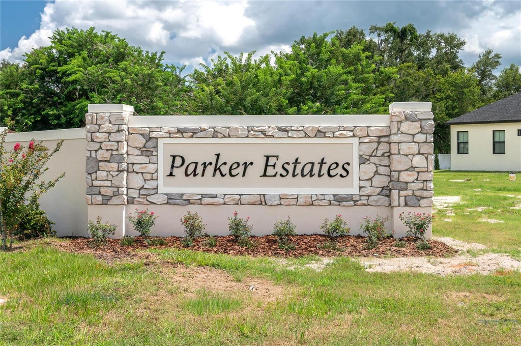 Photo of 5446 Parker Estates Loop, Lakeland, FL 33811 (MLS # L4965135)