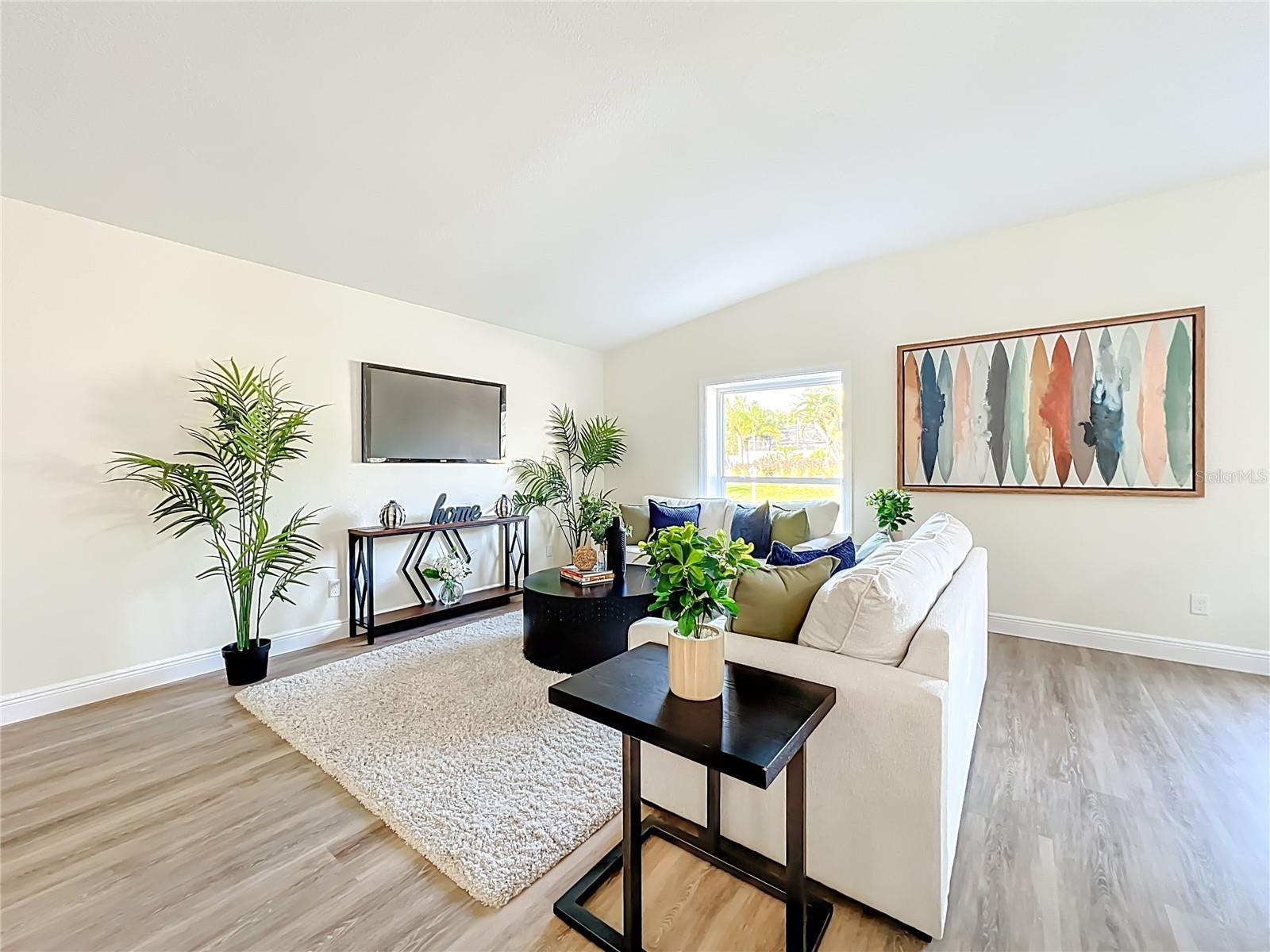ENGLISH ESTATES UNIT 3 - Residential