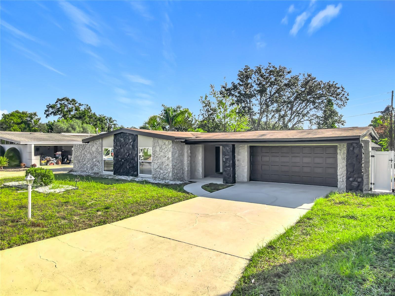 ENGLISH ESTATES UNIT 3 - Residential