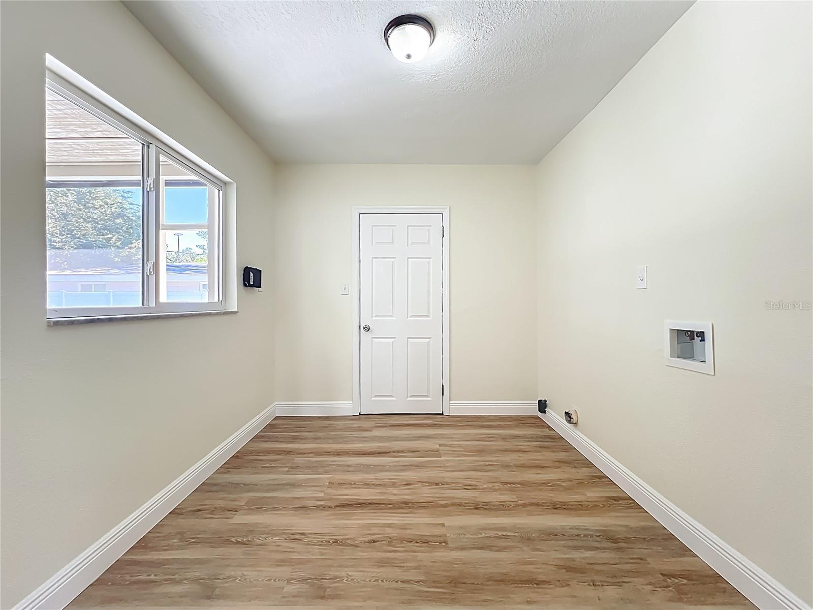 ENGLISH ESTATES UNIT 3 - Residential