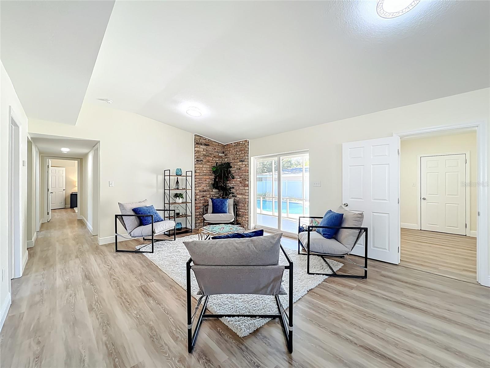 ENGLISH ESTATES UNIT 3 - Residential