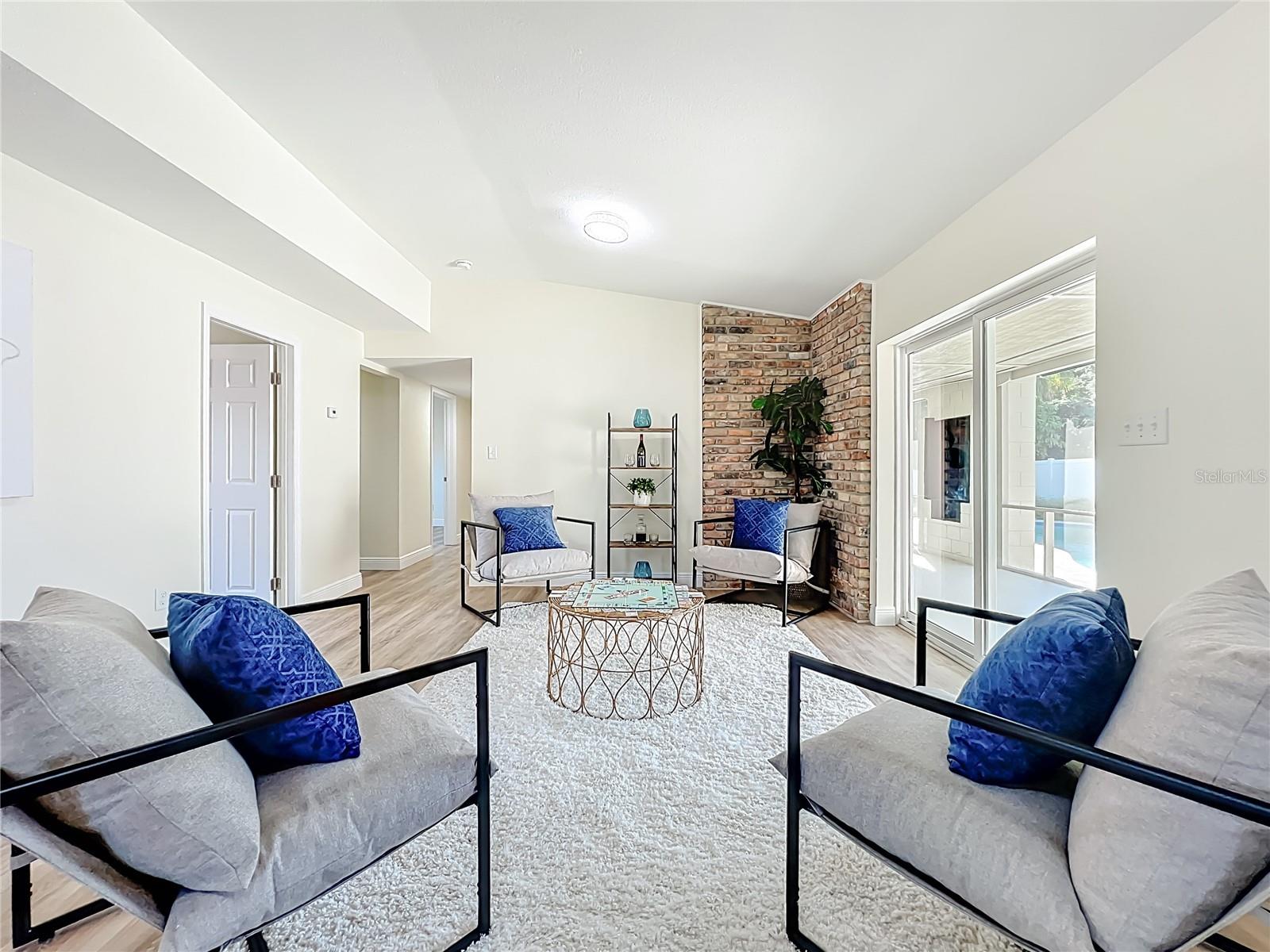ENGLISH ESTATES UNIT 3 - Residential