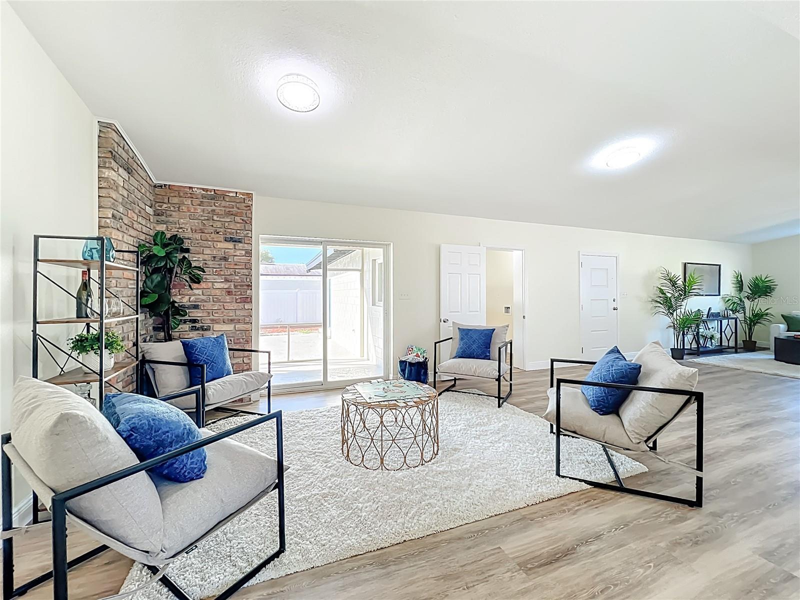 ENGLISH ESTATES UNIT 3 - Residential