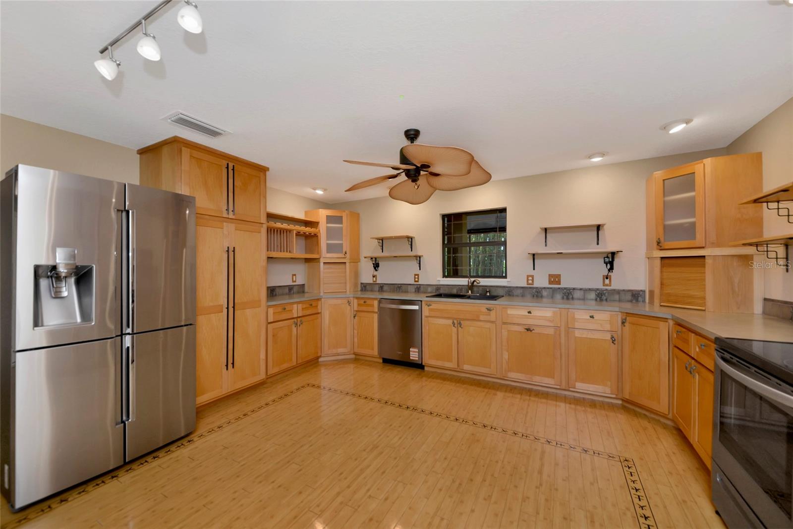 SUNDANCE TRAILS PH IIA IIB - Residential