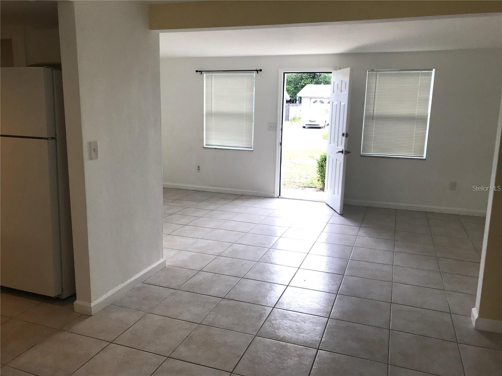 BEACON SQUARE - Residential Lease