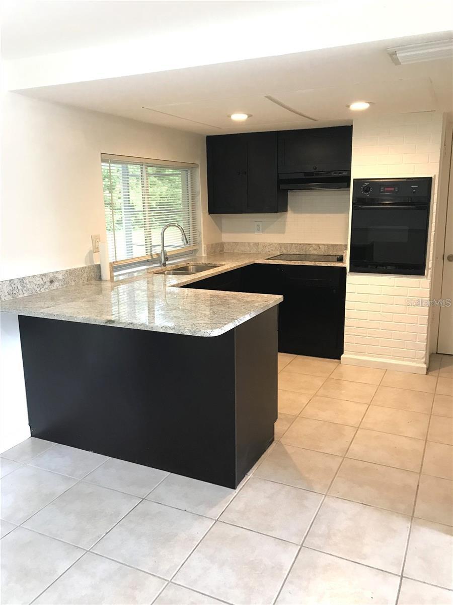 BEACON SQUARE - Residential Lease