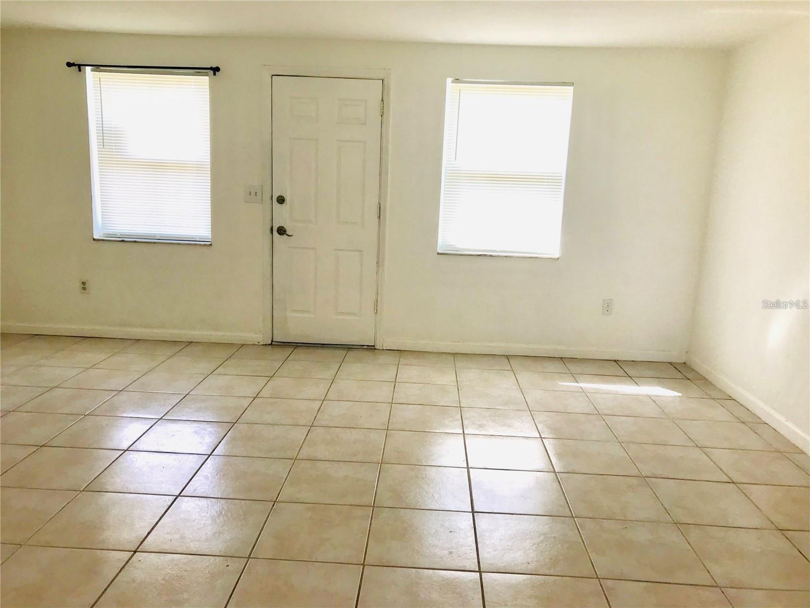 BEACON SQUARE - Residential Lease