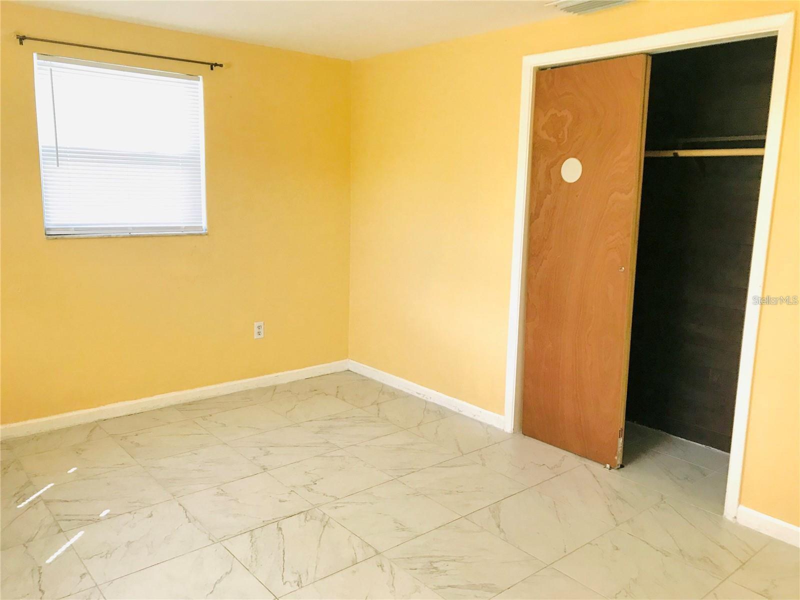 BEACON SQUARE - Residential Lease