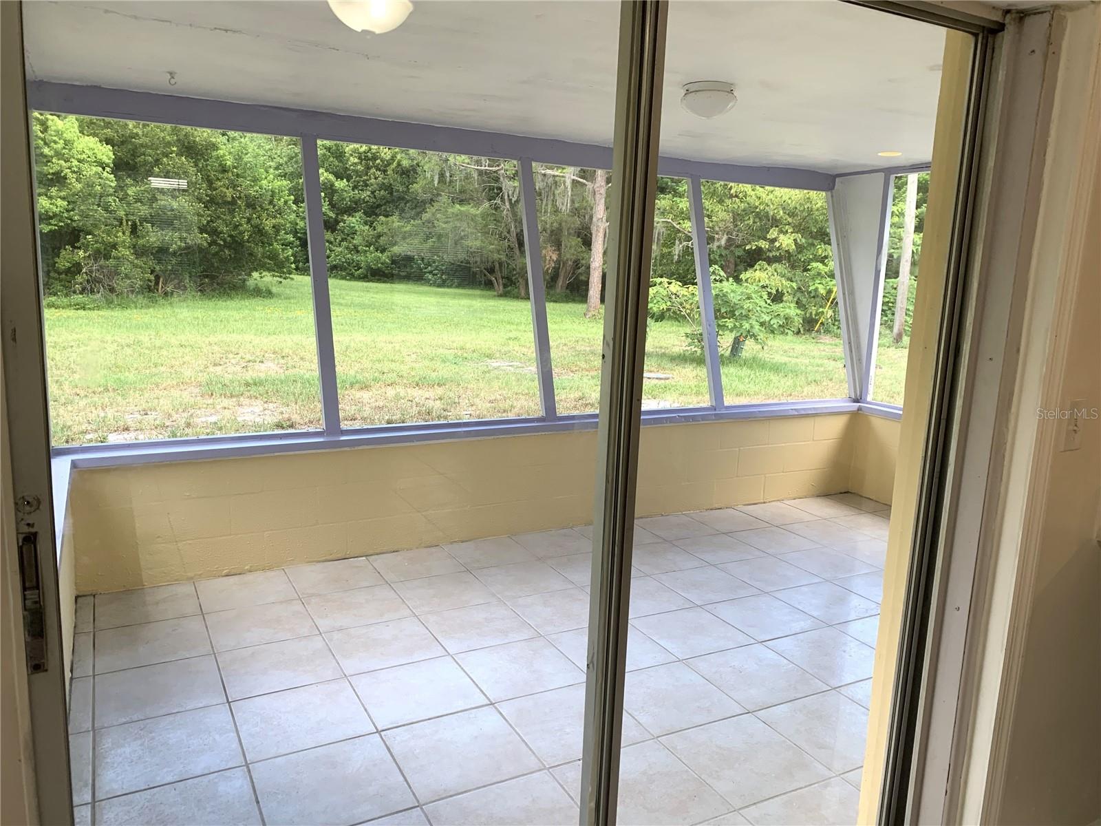 BEACON SQUARE - Residential Lease