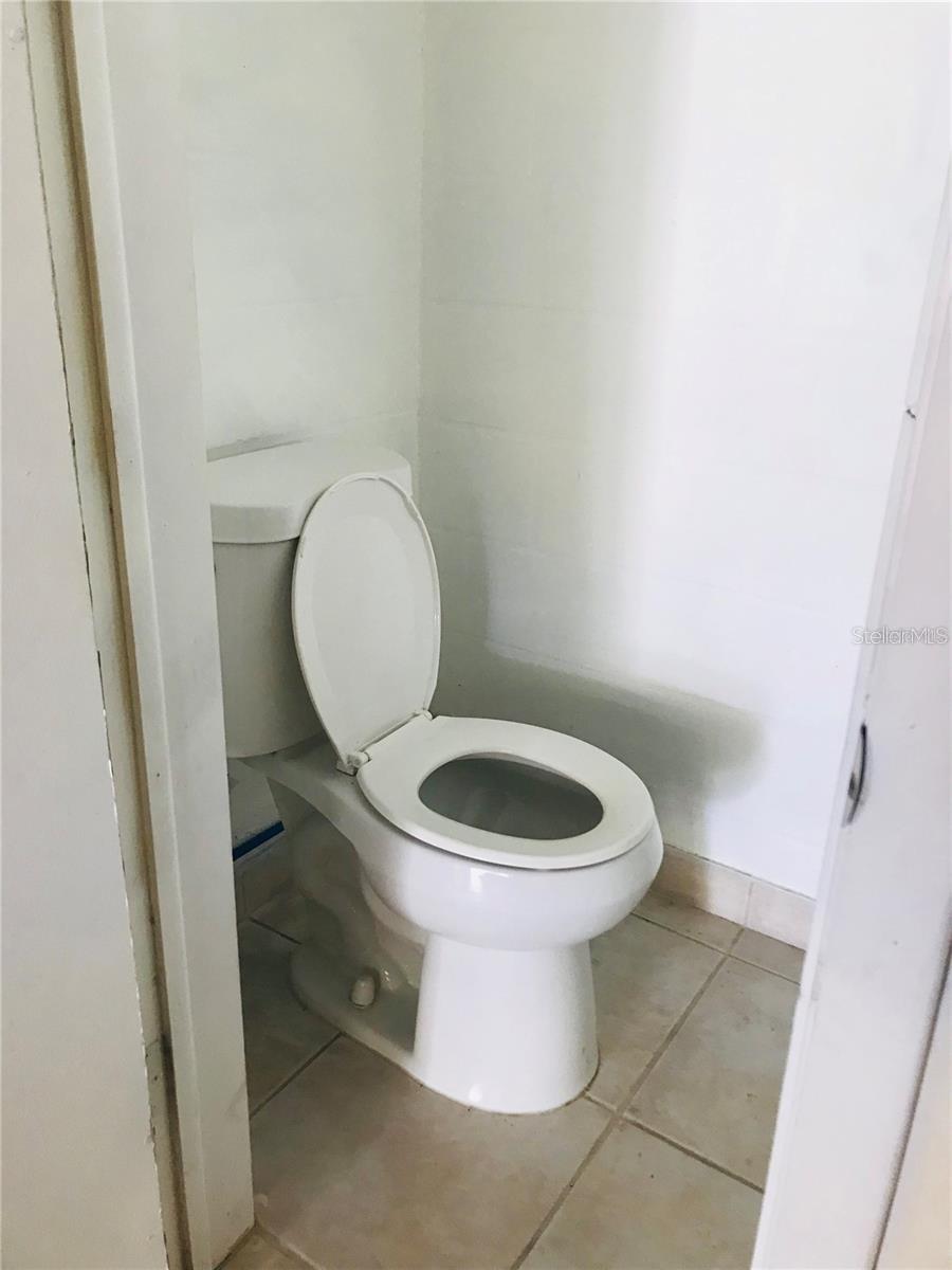 BEACON SQUARE - Residential Lease