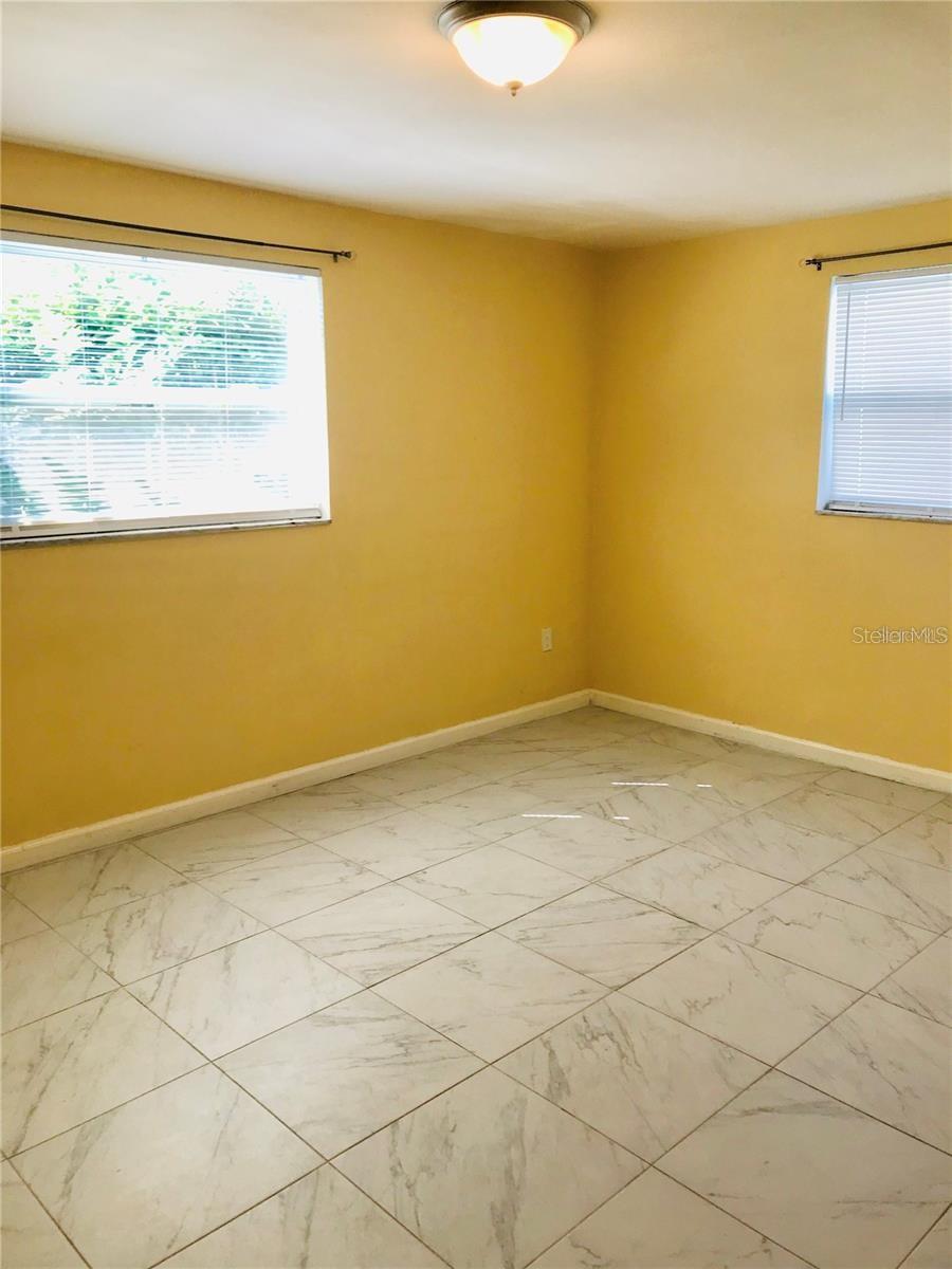 BEACON SQUARE - Residential Lease