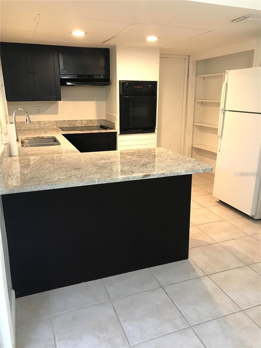 BEACON SQUARE - Residential Lease