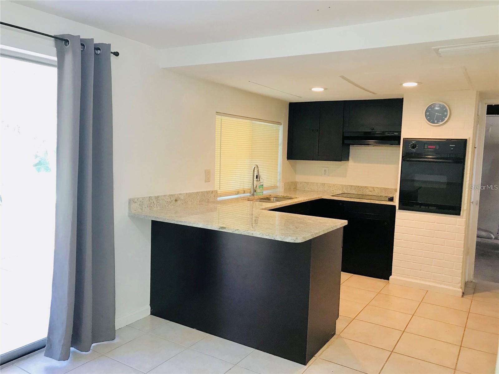 BEACON SQUARE - Residential Lease