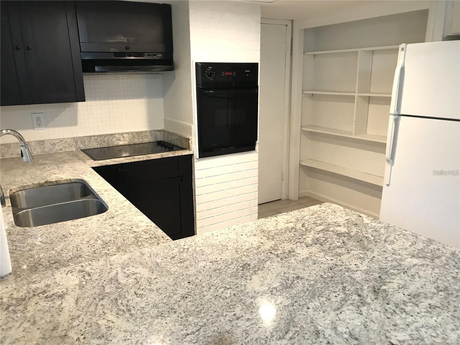 BEACON SQUARE - Residential Lease