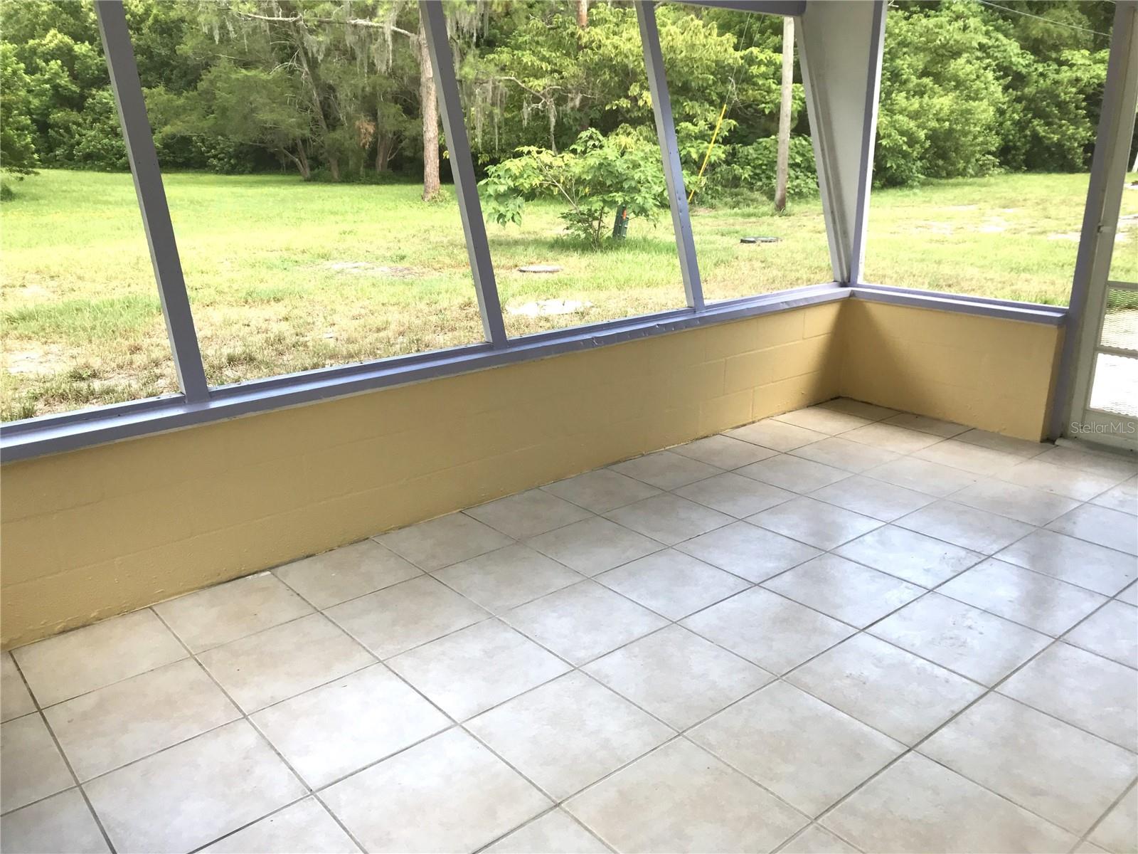 BEACON SQUARE - Residential Lease