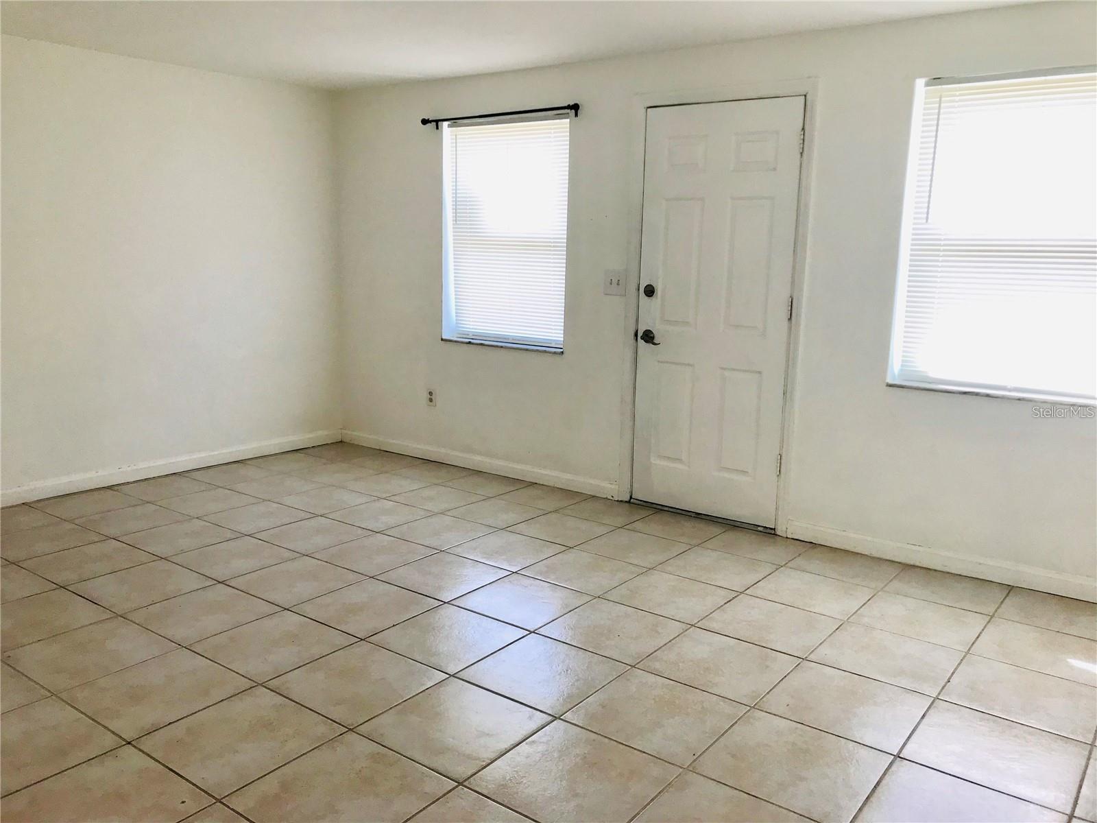 BEACON SQUARE - Residential Lease