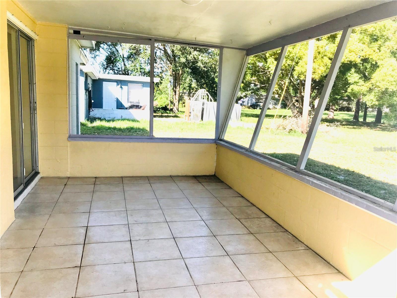 BEACON SQUARE - Residential Lease