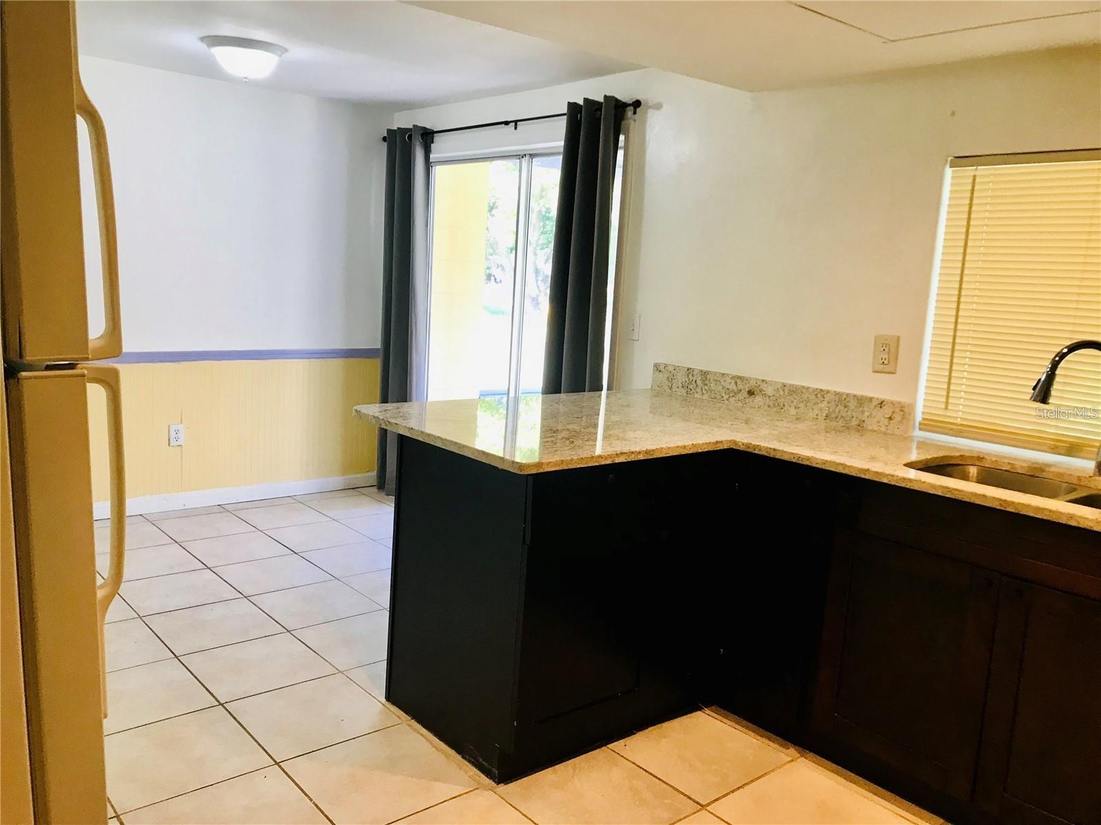 BEACON SQUARE - Residential Lease