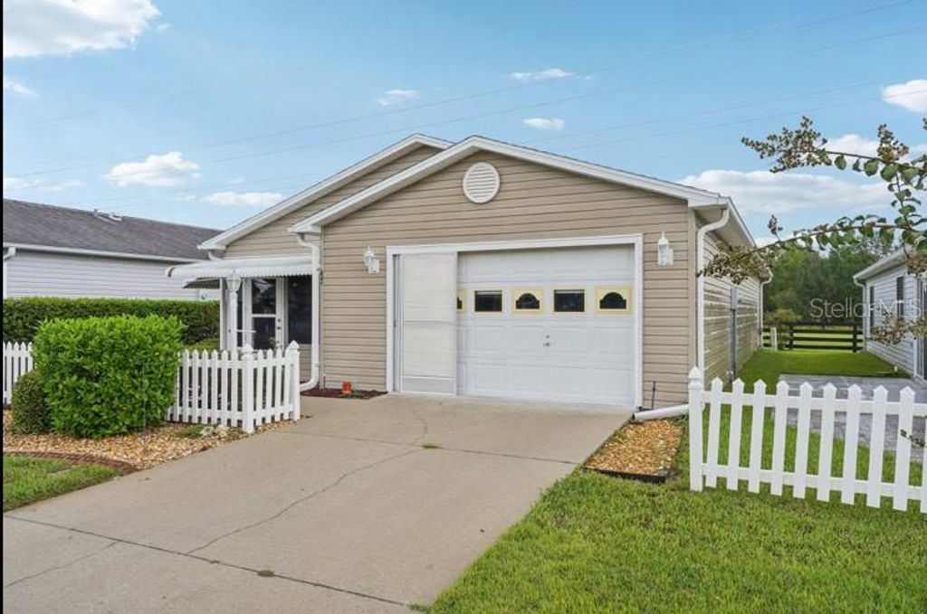 Photo of 1649 Campos Drive, The Villages, FL 32162 (MLS # G5102829)