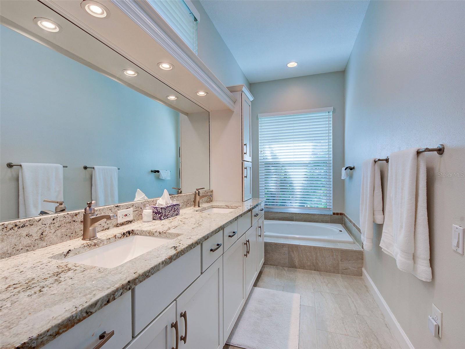 VENICE GOLF & COUNTRY CLUB - Residential