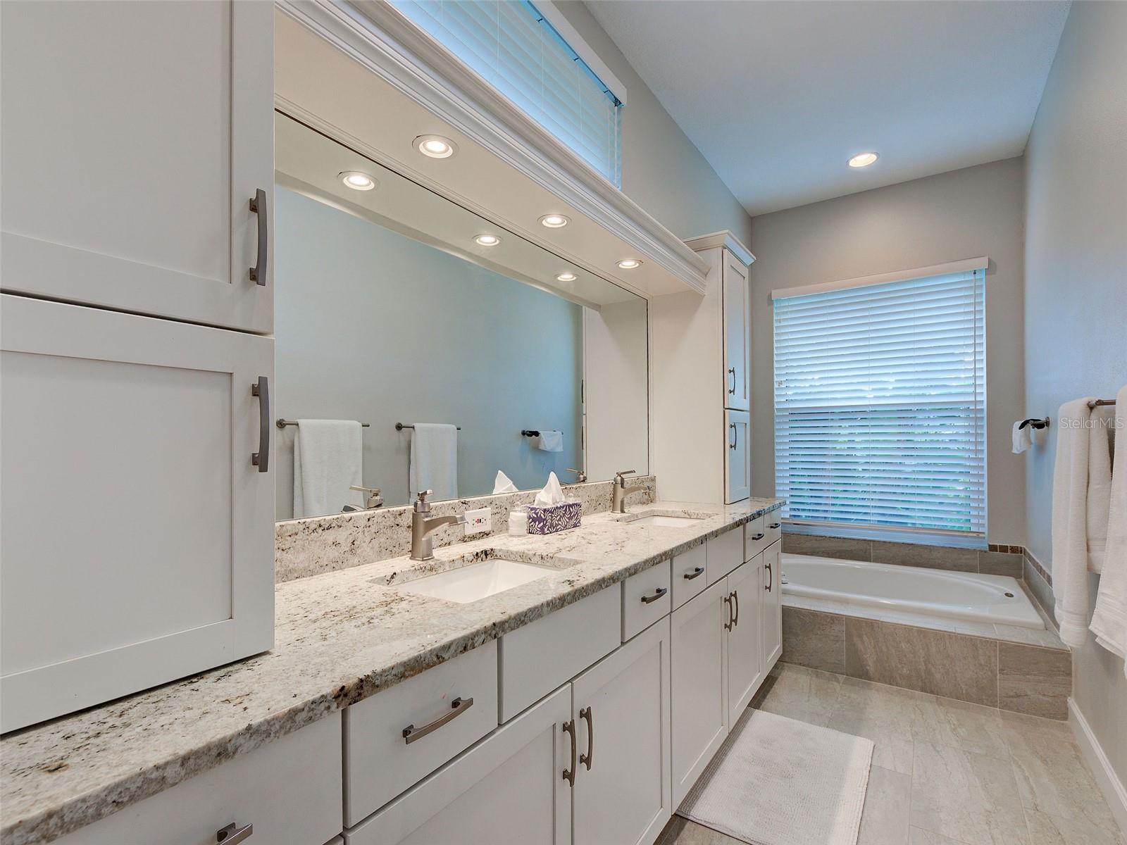 VENICE GOLF & COUNTRY CLUB - Residential