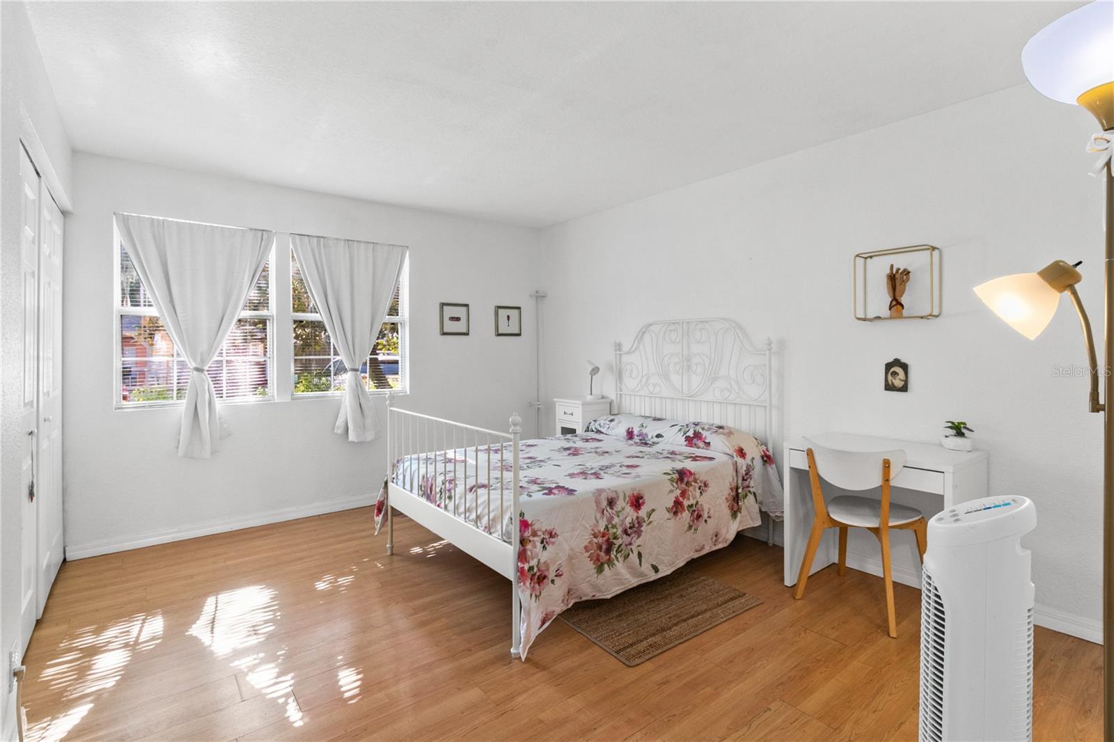 LA COSTA BRAVA LAKESIDE CONDO - Residential