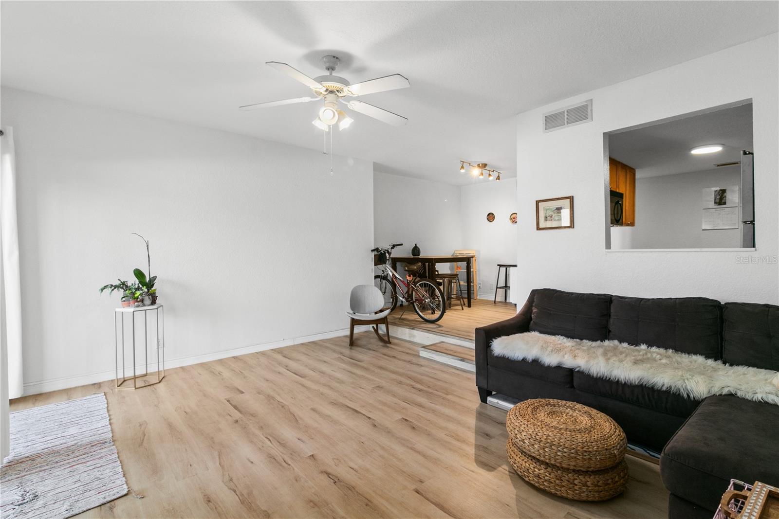 LA COSTA BRAVA LAKESIDE CONDO - Residential