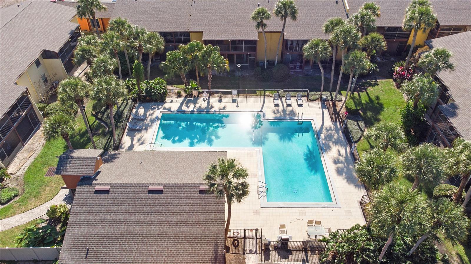 LA COSTA BRAVA LAKESIDE CONDO - Residential