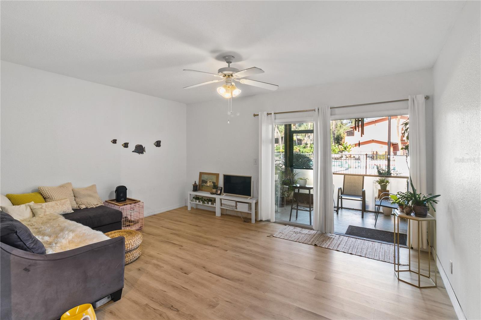 LA COSTA BRAVA LAKESIDE CONDO - Residential