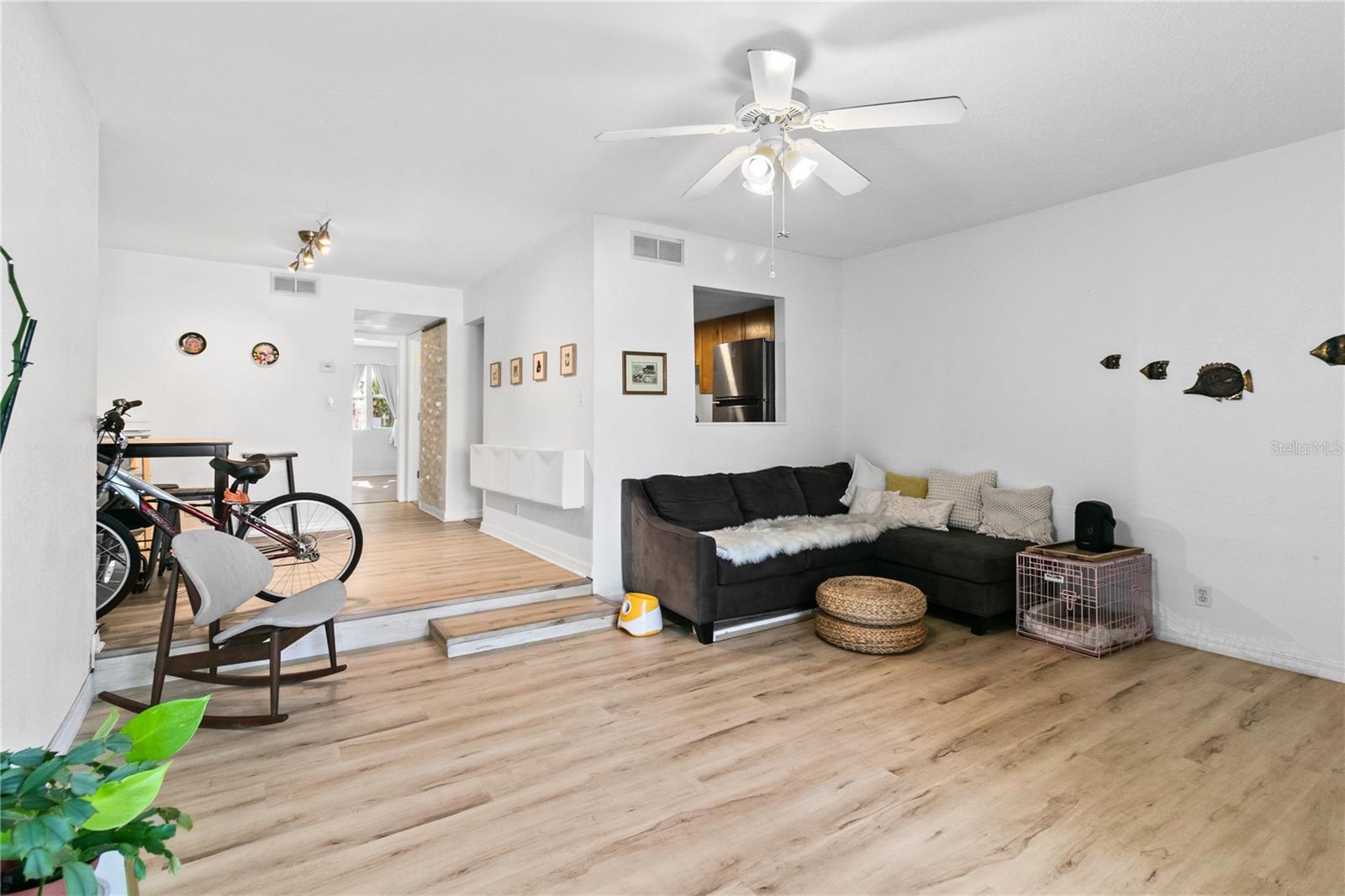 LA COSTA BRAVA LAKESIDE CONDO - Residential