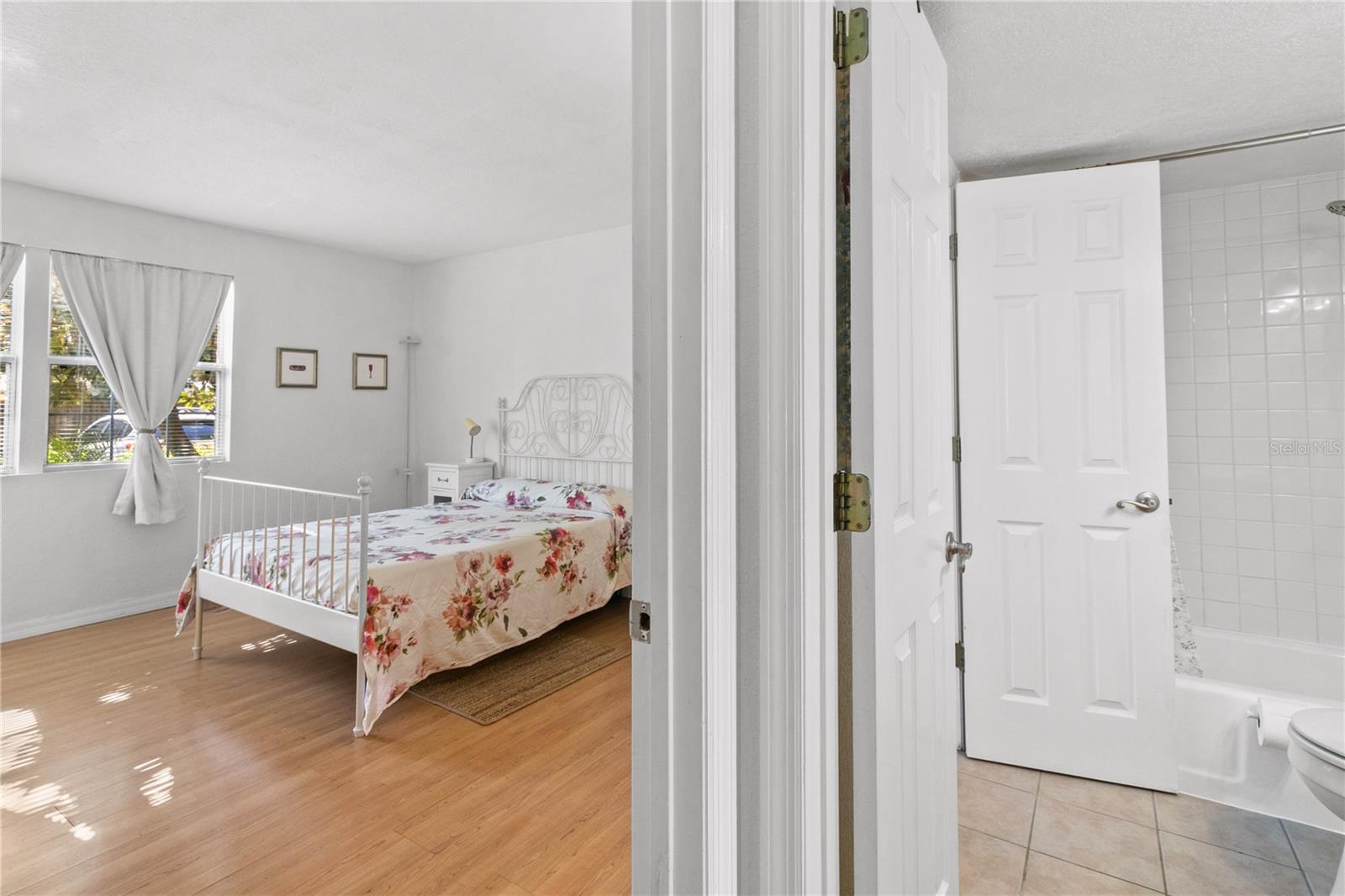 LA COSTA BRAVA LAKESIDE CONDO - Residential