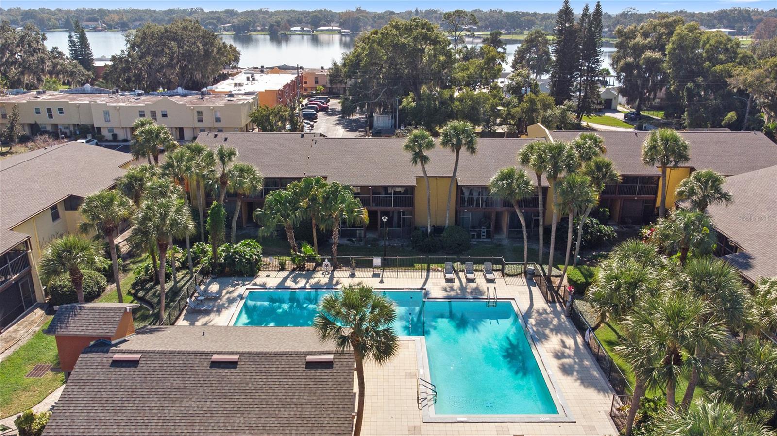 LA COSTA BRAVA LAKESIDE CONDO - Residential