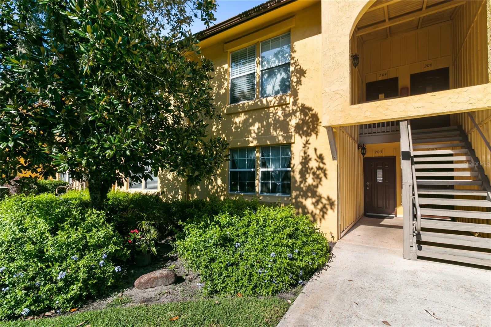 LA COSTA BRAVA LAKESIDE CONDO - Residential