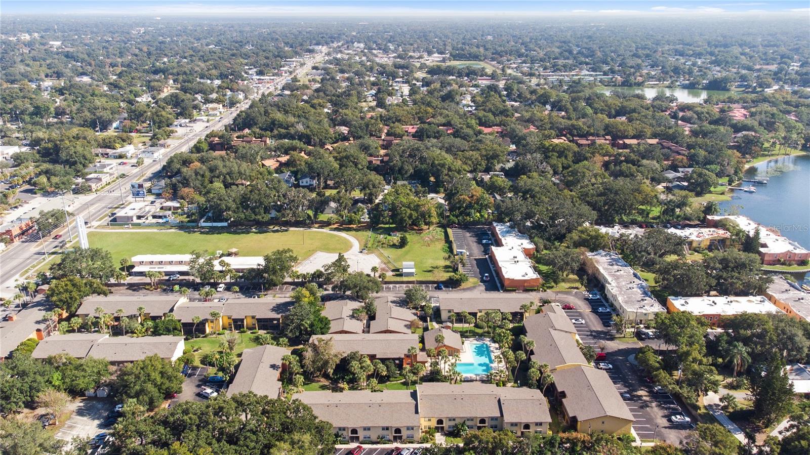 LA COSTA BRAVA LAKESIDE CONDO - Residential