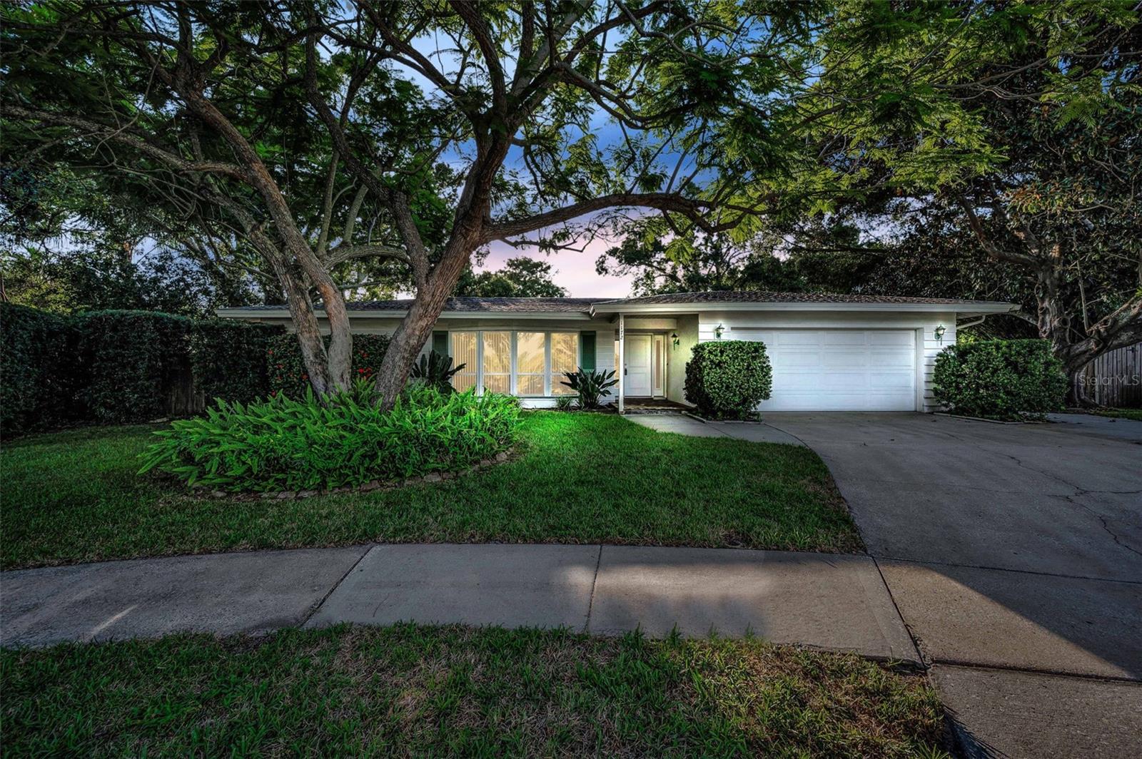 1172 GLENMOOR COURT