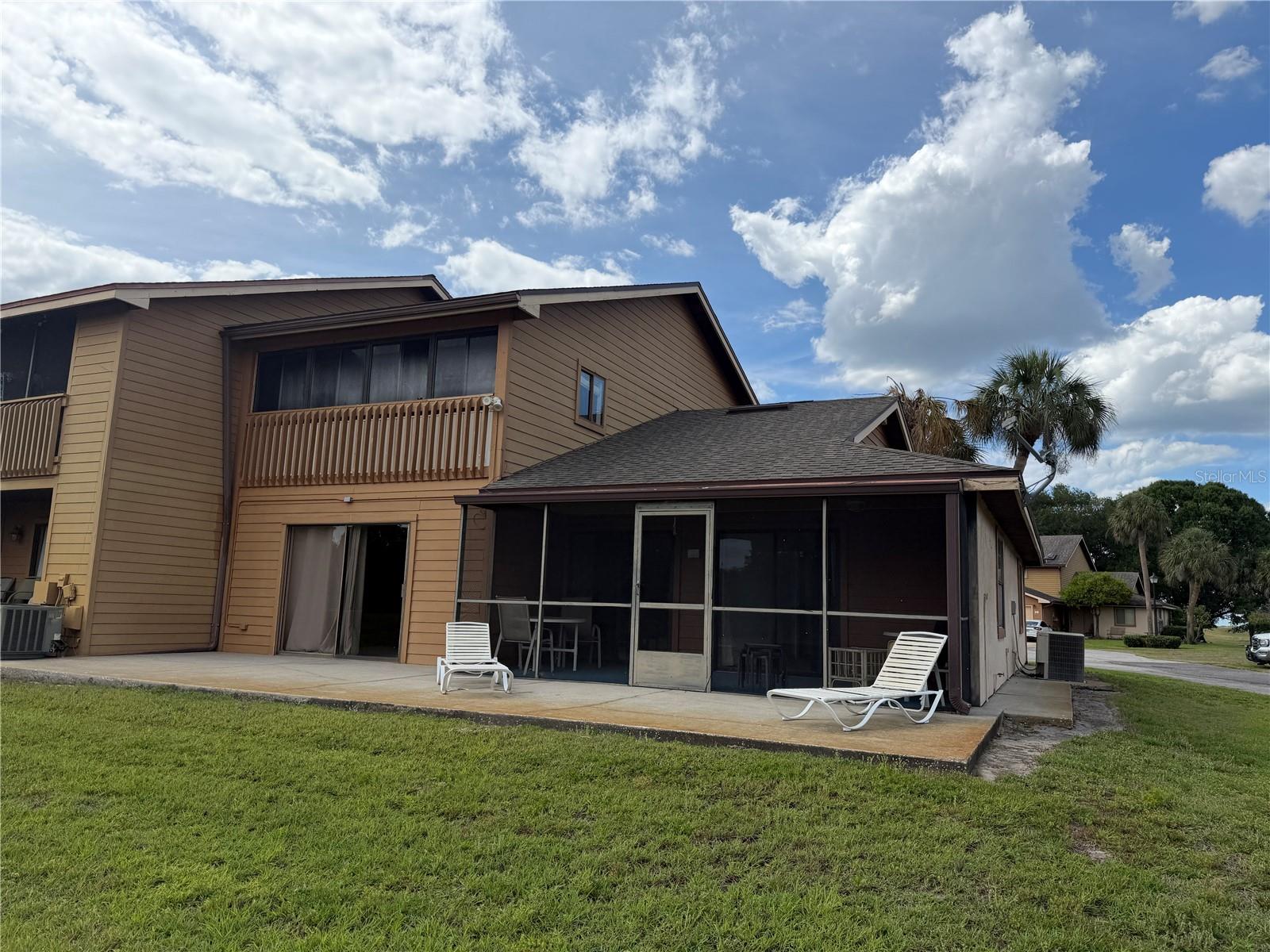 707 CARPENTERS WAY 24