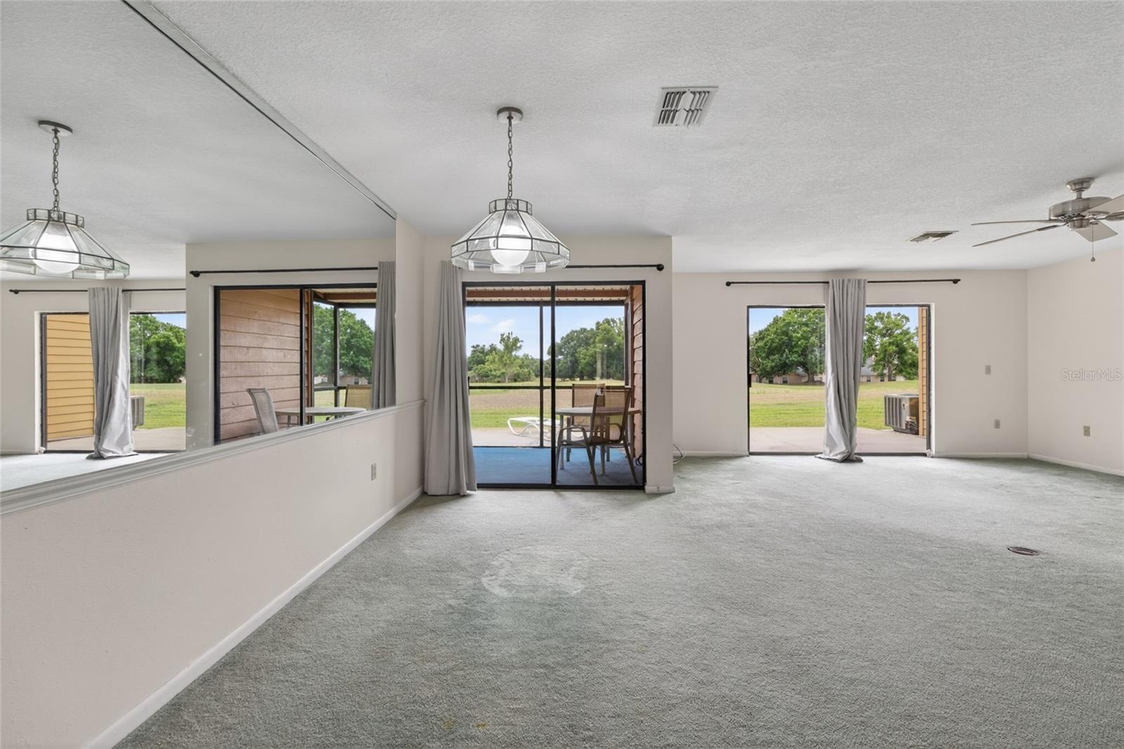 707 CARPENTERS WAY 24