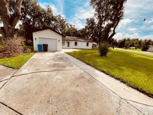 3210 LAUREL LN, PLANT CITY, FL 33566 - Image d35f2f0cd00a3a915c4995b8b135a851/1287095983