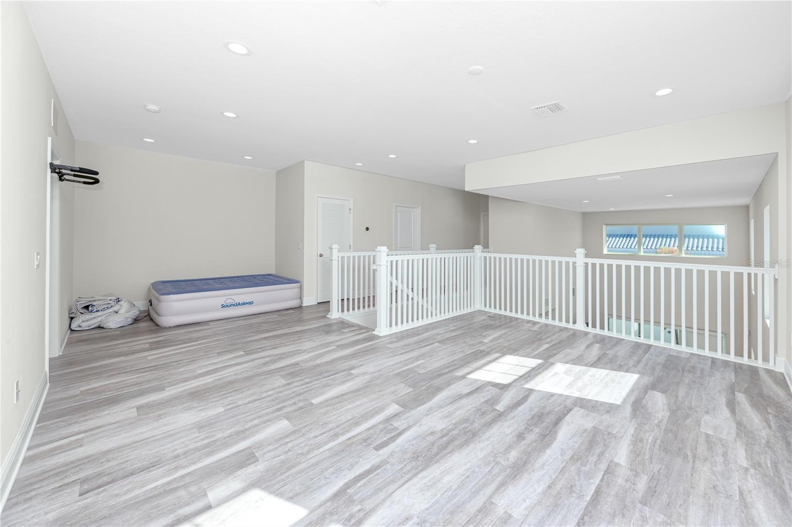 SANTORINI TRACE - Residential