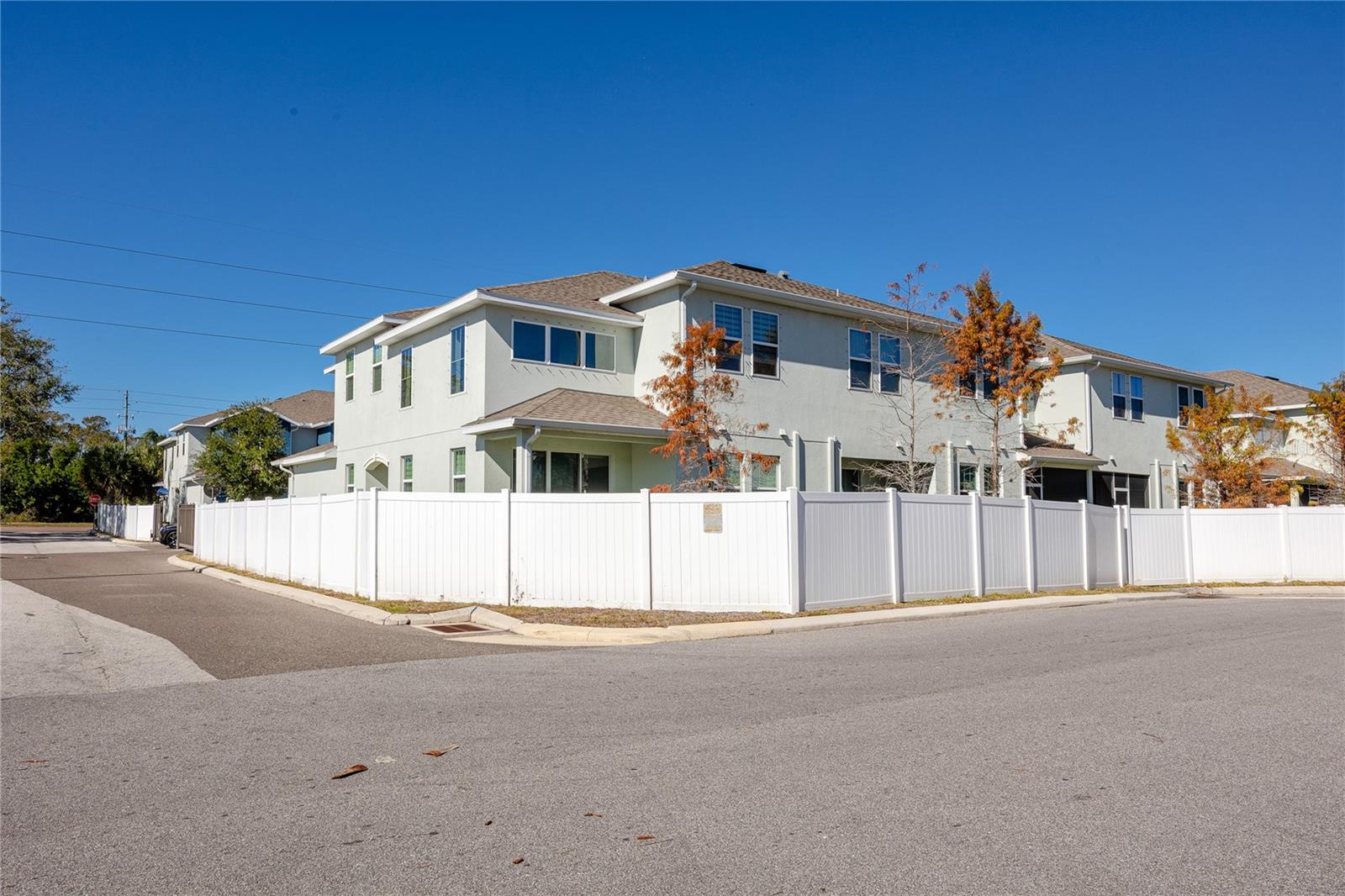 SANTORINI TRACE - Residential