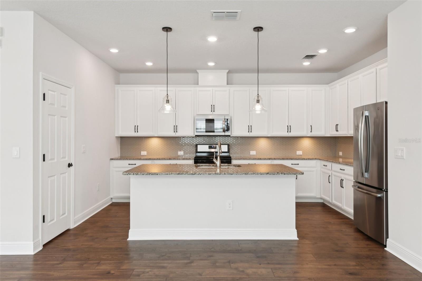 13890 KINGFISHER GLEN DRIVE