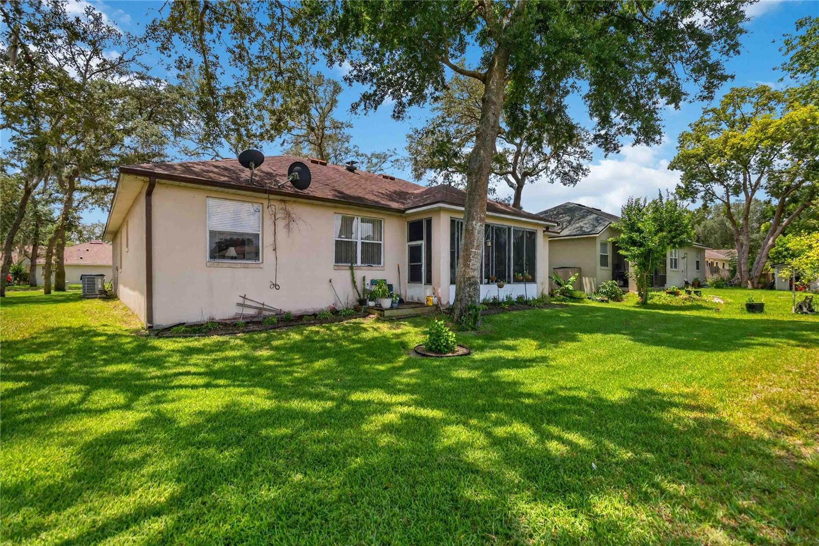 2548 TALL MAPLE LOOP